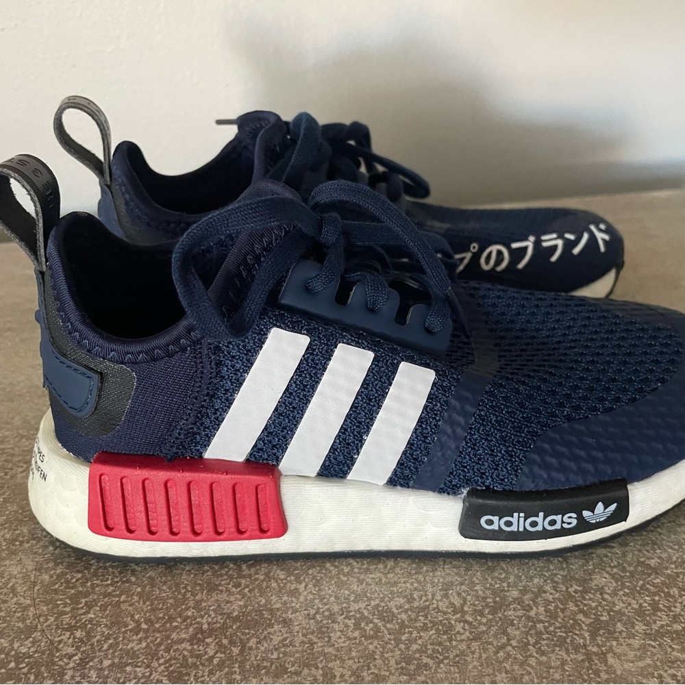 Adidas Boys size 1 NMD Sneakers - Picture 2 of 10